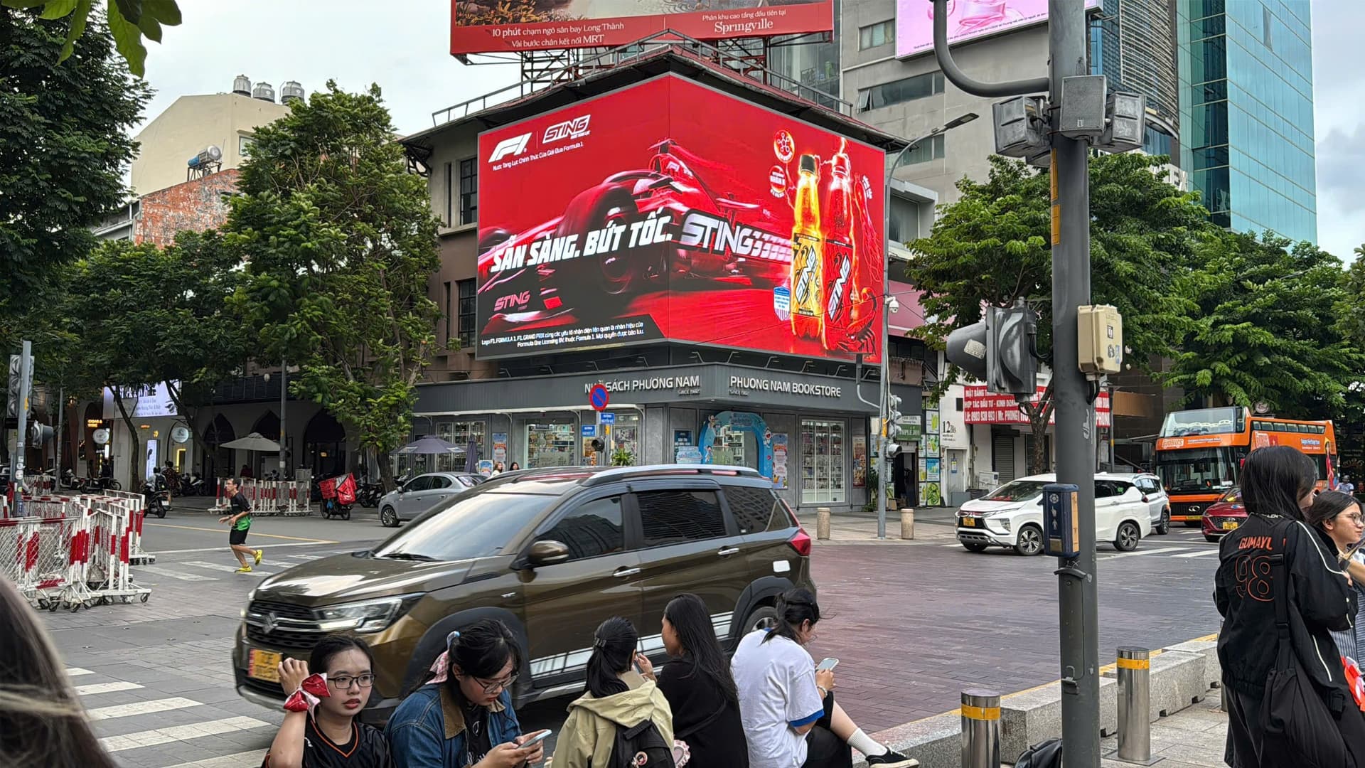 LED 12 Bis Nguyễn Huệ