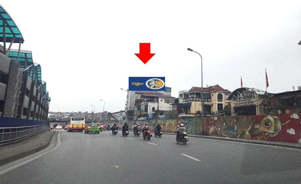 Khúc cua Hồng Hà – Cầu Long Biên