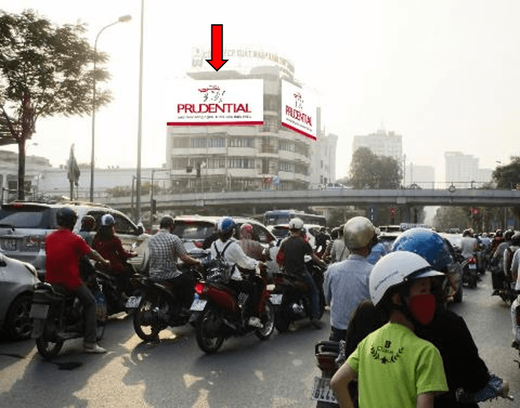 Ngã 4 Thái Hà, Huỳnh Thúc Kháng, (Hướng từ Thái Hà – Huỳnh Thúc Kháng) 