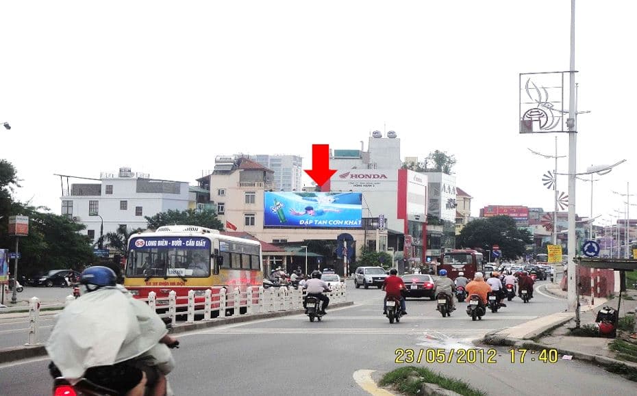 Ngã 3 Nghi Tàm - Âu Cơ