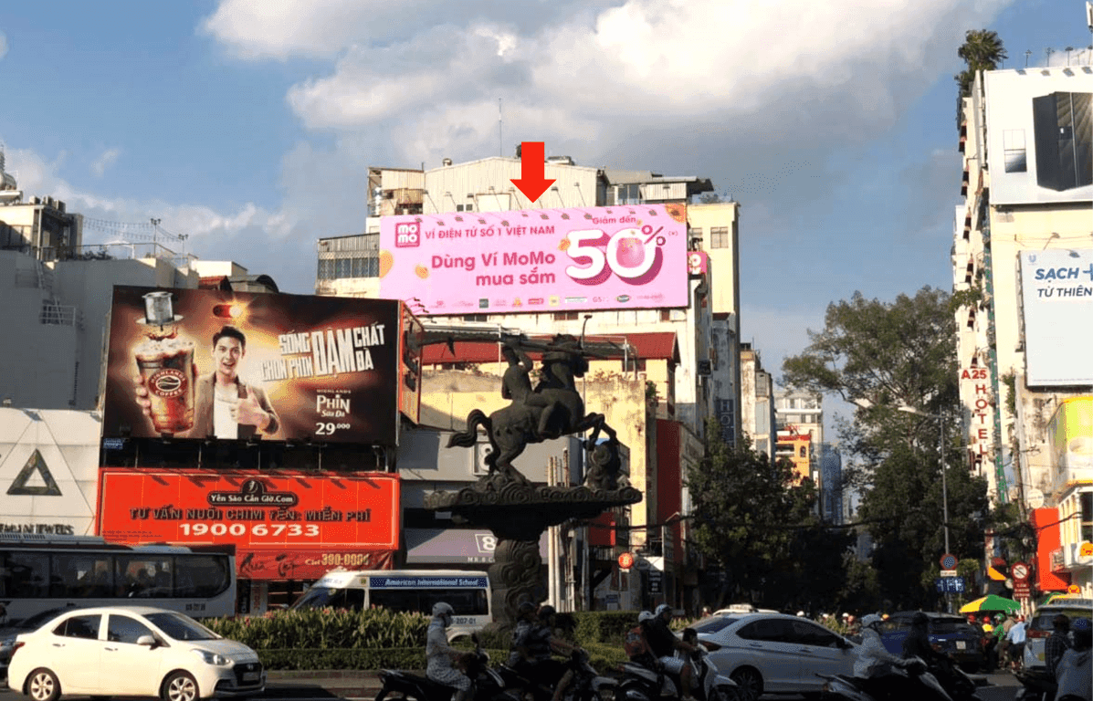 Ngã sáu Phù Đổng