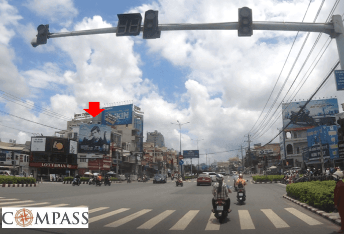 [Compass khảo sát] QL13 B68. Ốp tường ngã tư Chợ Đình 3