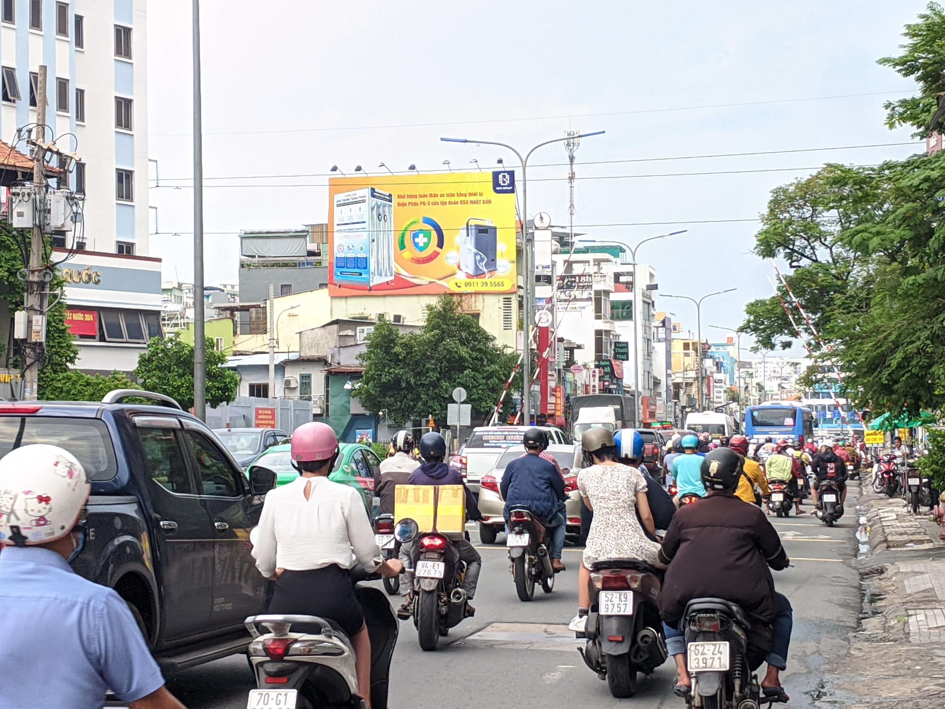 Ngã tư Hoàng Văn Thụ - Chiến Thắng