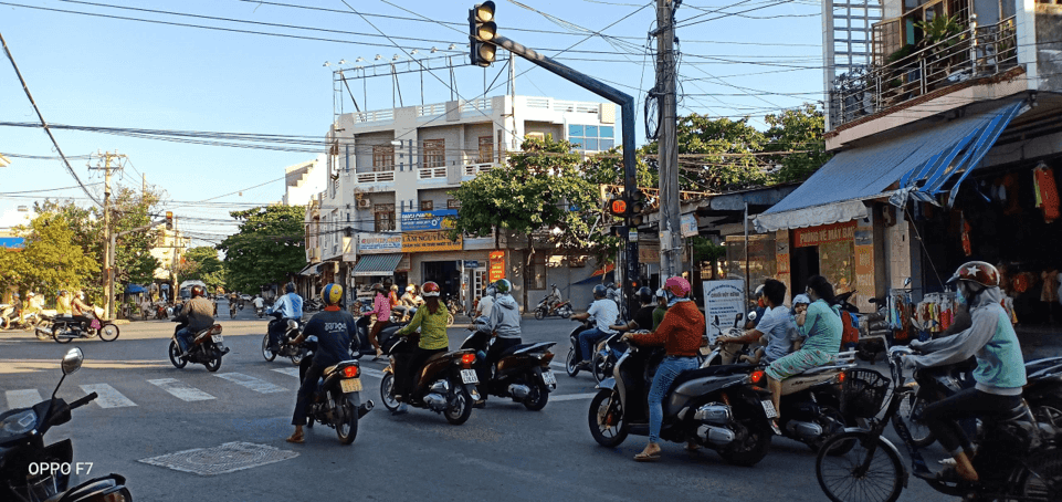 Ảnh biển quảng cáo: Ngã Trần Phú - Lê Thành Phương