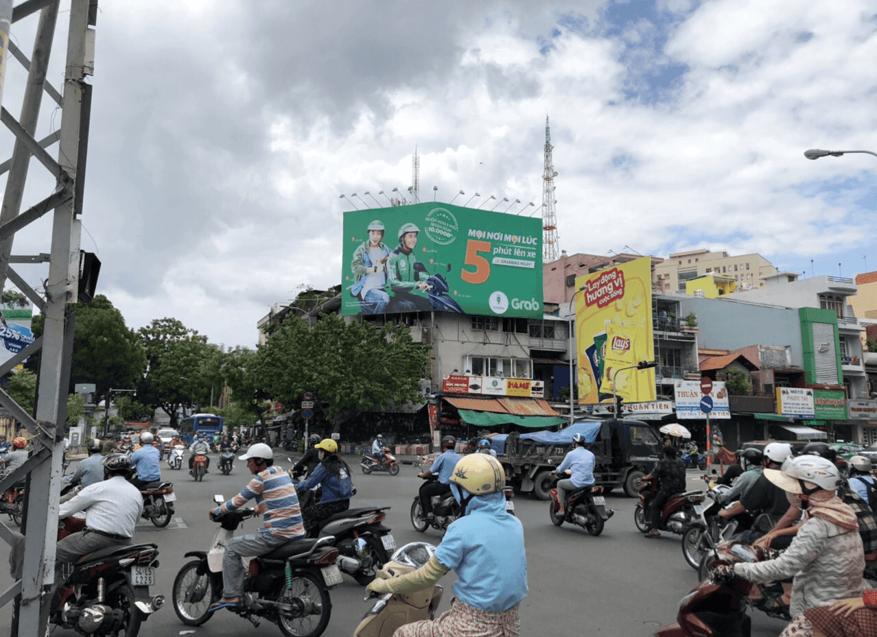 Ngã tư Nguyễn Trãi - Nguyễn Văn Cừ