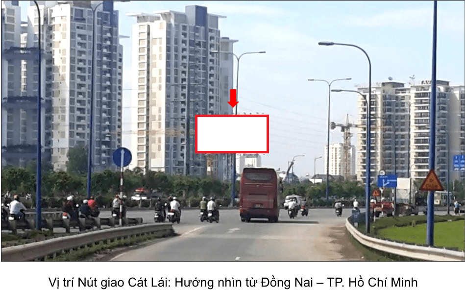 Bảng trụ trên xa lộ Hà Nội, Cát Lái