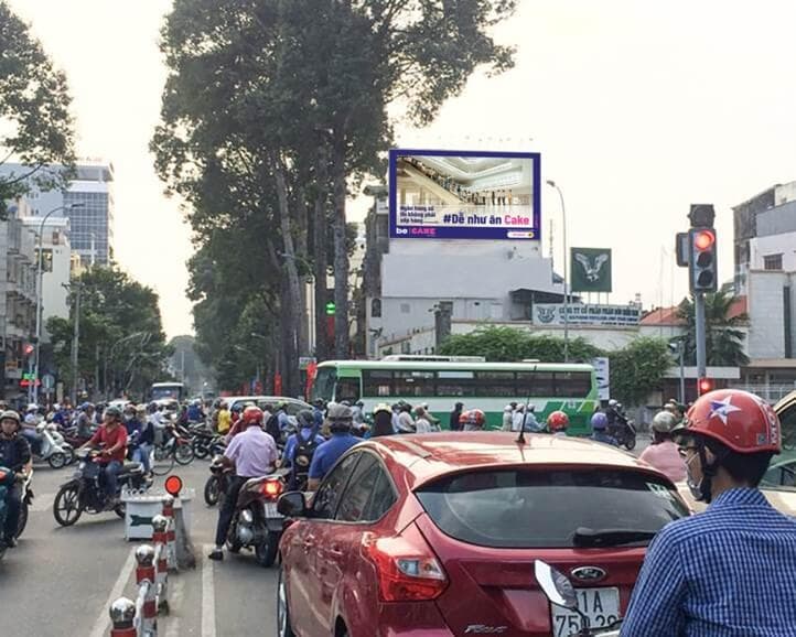 Ảnh biển quảng cáo: Ngã tư Nguyễn Thị Minh Khai - CMT8