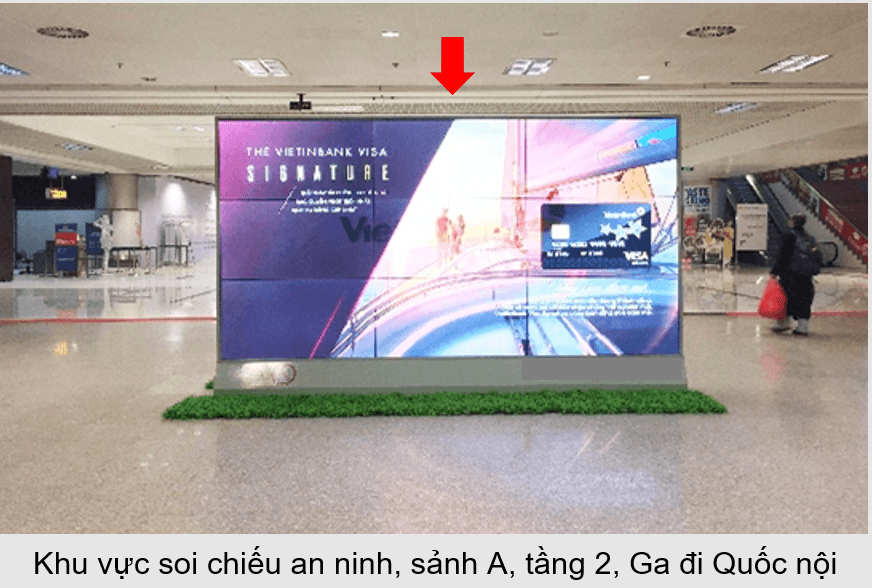 Màn hình LED tại sân bay Nội Bài