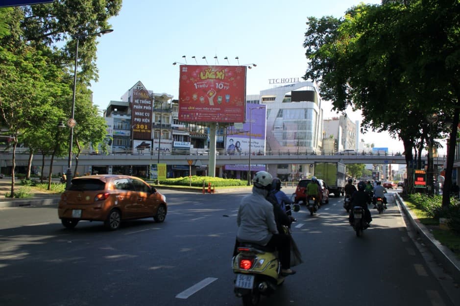 Tiểu đảo Cộng Hòa - Trần Quốc Hoàn
