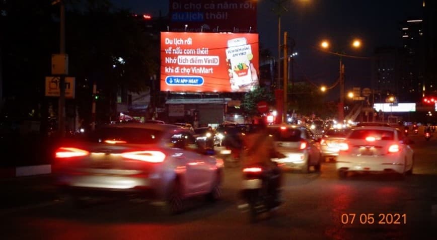 Ngã 4 Giảng Võ - Đê La Thành