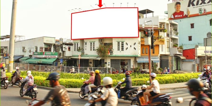 Chân cầu Thủ Thiêm