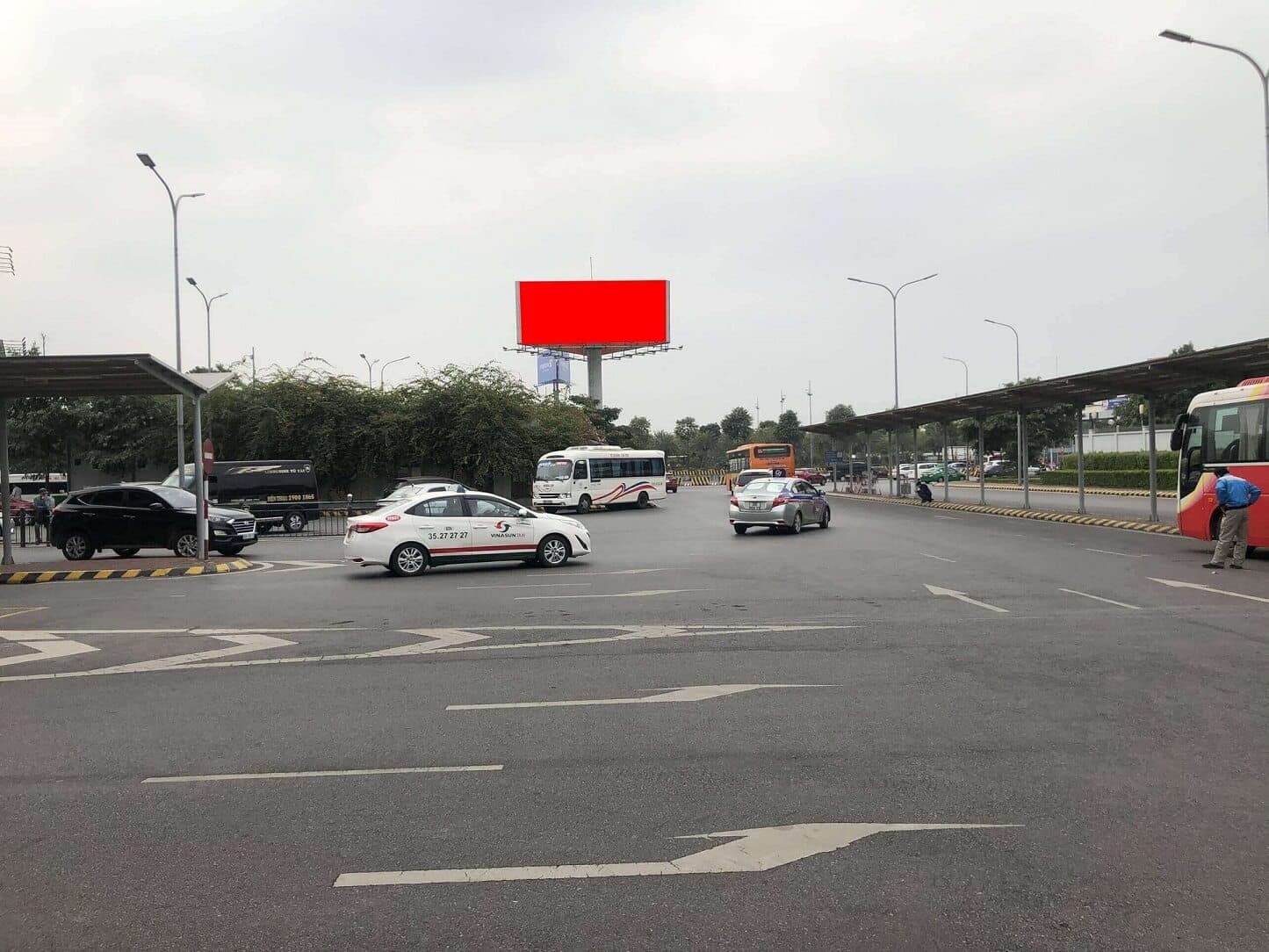Bãi đỗ xe ô tô ga quốc nội T1