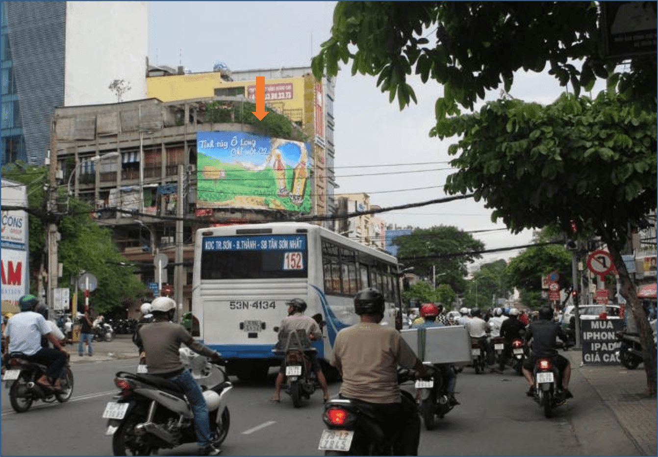 Ngã tư Võ Văn Tần - Cách Mạng Tháng Tám