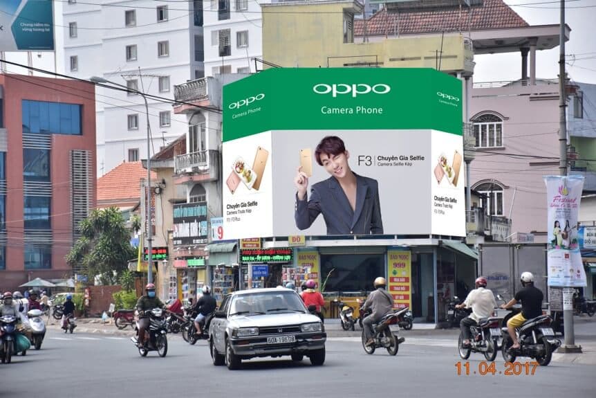 Đối diện Chùa Bà Bình Dương