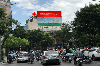 Ngã tư Bà Triệu, Nguyễn Du