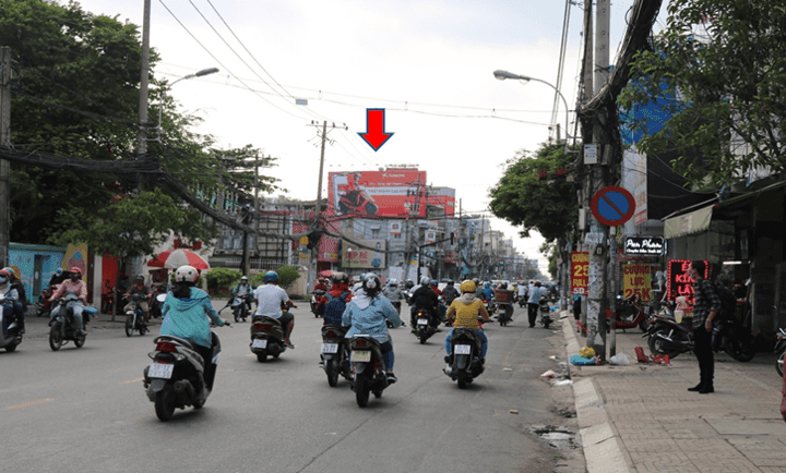 Cổng sân khấu Lan Anh